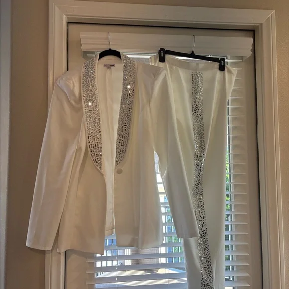 Fashion Nova White Pantsuit w/ Silver (crushed mirror look) XL - Picture 4 of 14